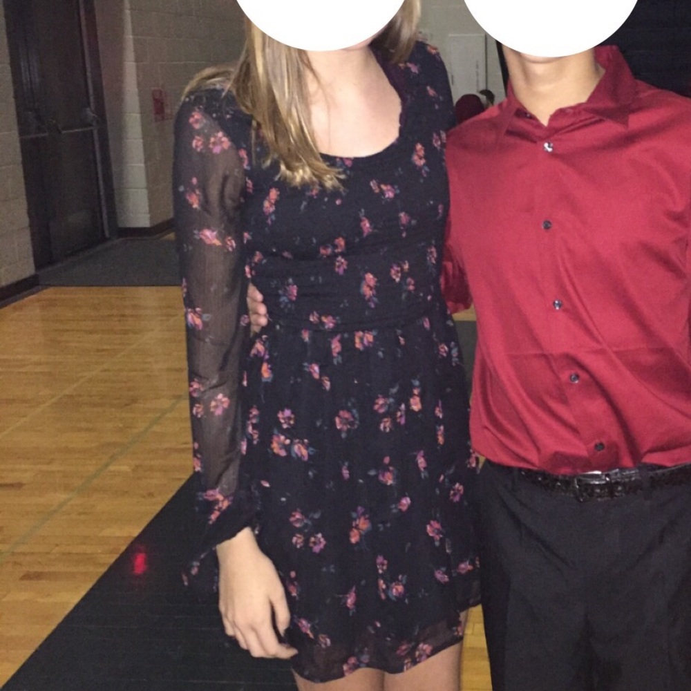 Hollister long sleeve floral pattern dress
